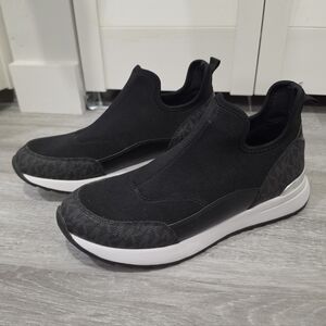 NWOB - MICHAEL Michael Kors Women's Amoura Slip-on Trainer Scuba Sz. 8.5